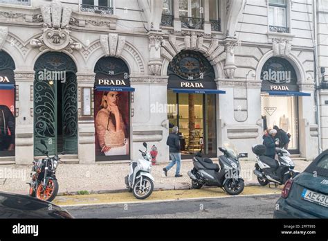 prada boutique lisbon